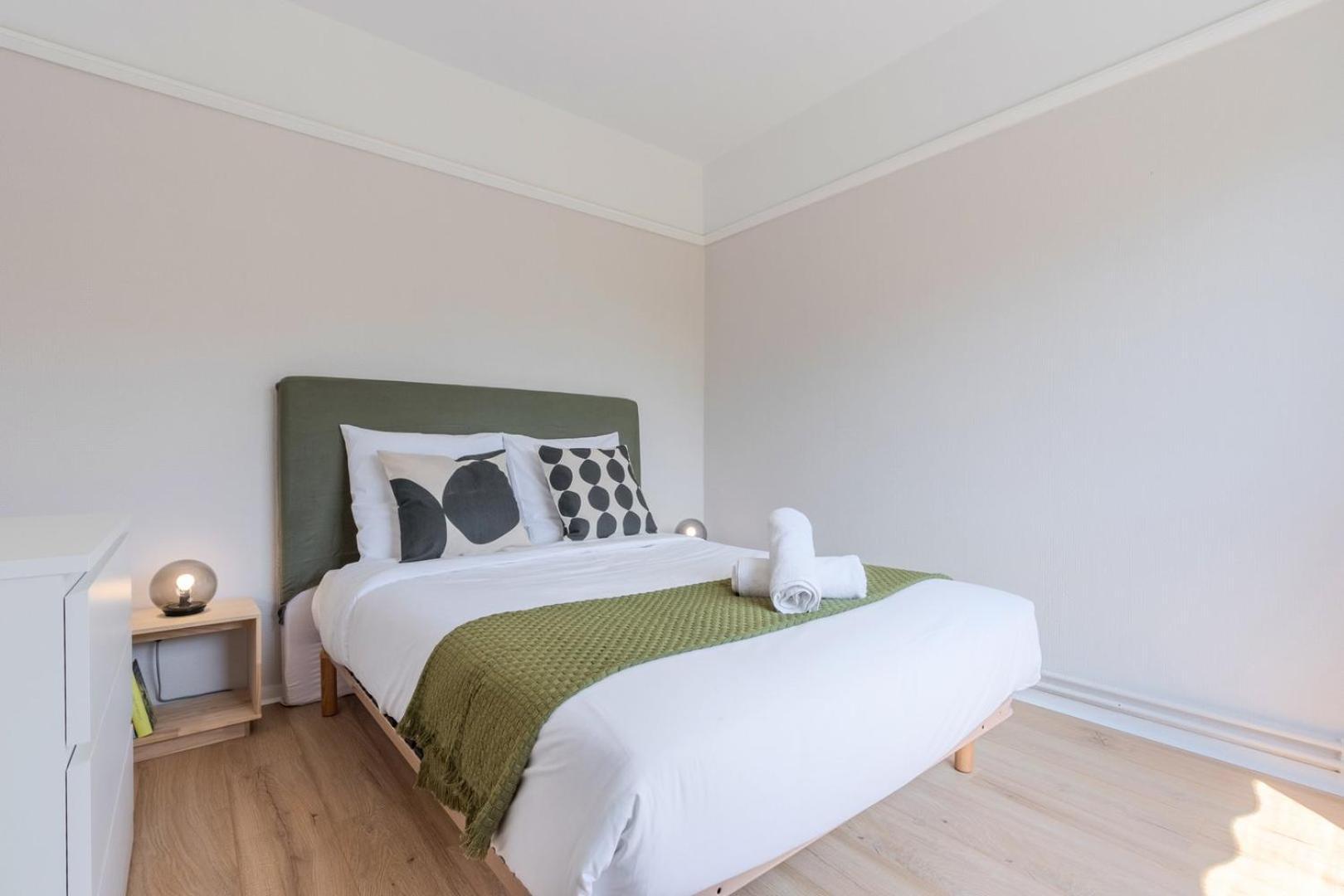 Spacious 3 Bedroom Apartment & Private Parking! Lambersart Exterior photo