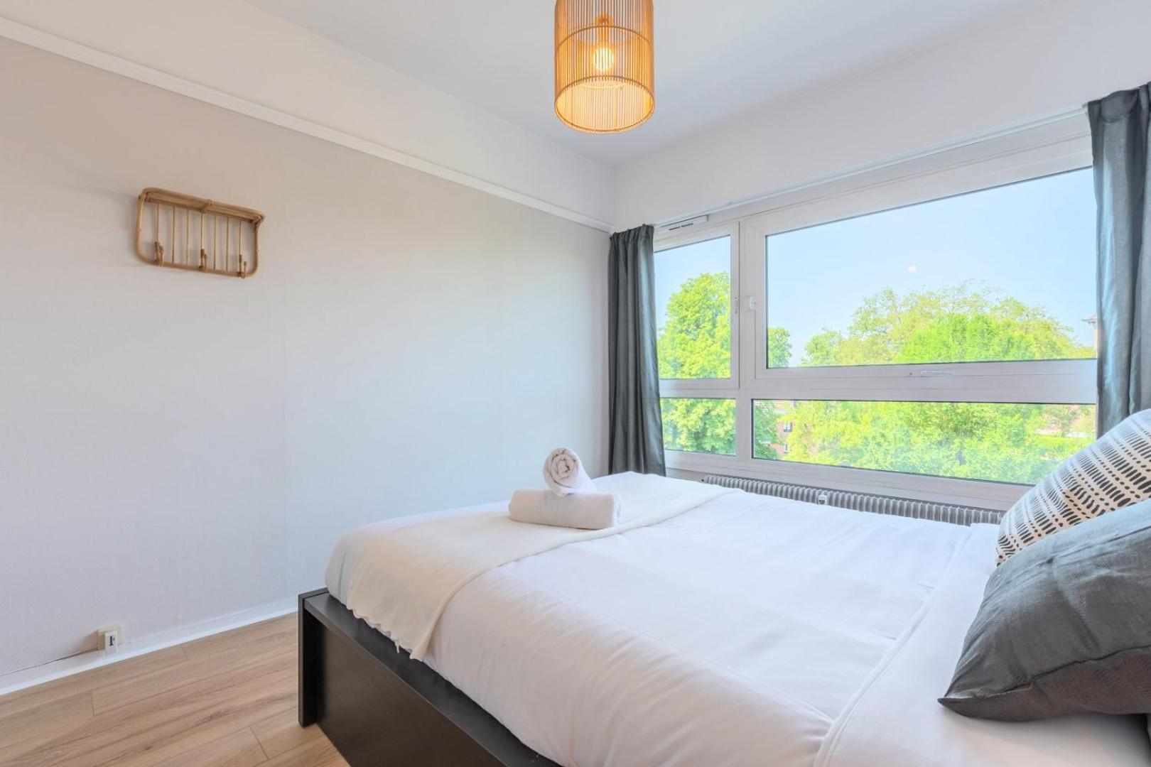 Spacious 3 Bedroom Apartment & Private Parking! Lambersart Exterior photo